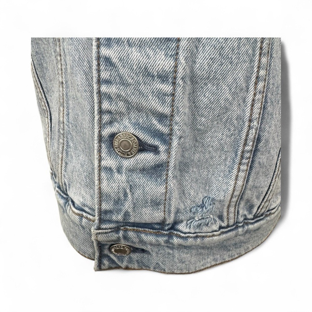 Abercrombie & Fitch Women XS Denim Jacket Light Wash Distressed Classic Grunge - Picture 5 of 8